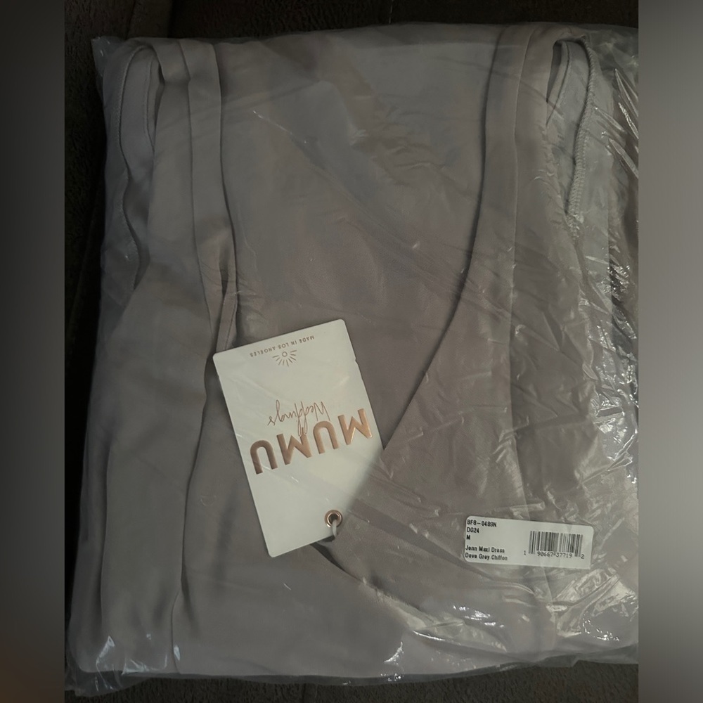 NWT1 MUMU Weddings Jenn Maxi Dress in Dove Grey Chiffon Size M - Picture 3 of 4